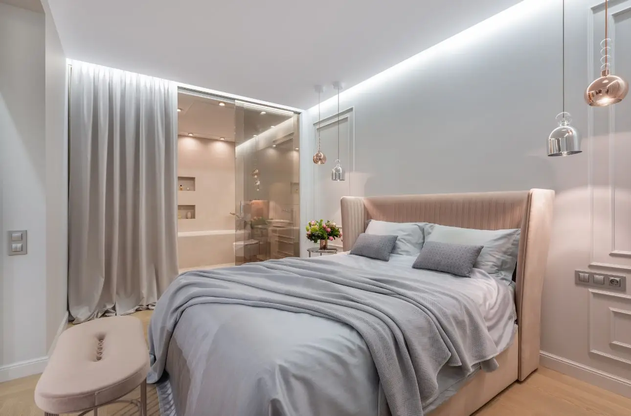 SP - Letto in stanza con indicazioni orientamento